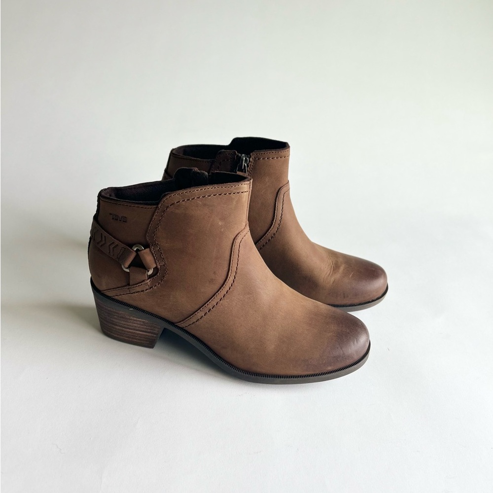 Teva Brown Tan Waterproof Leather Heeled Ankle Boots size 9